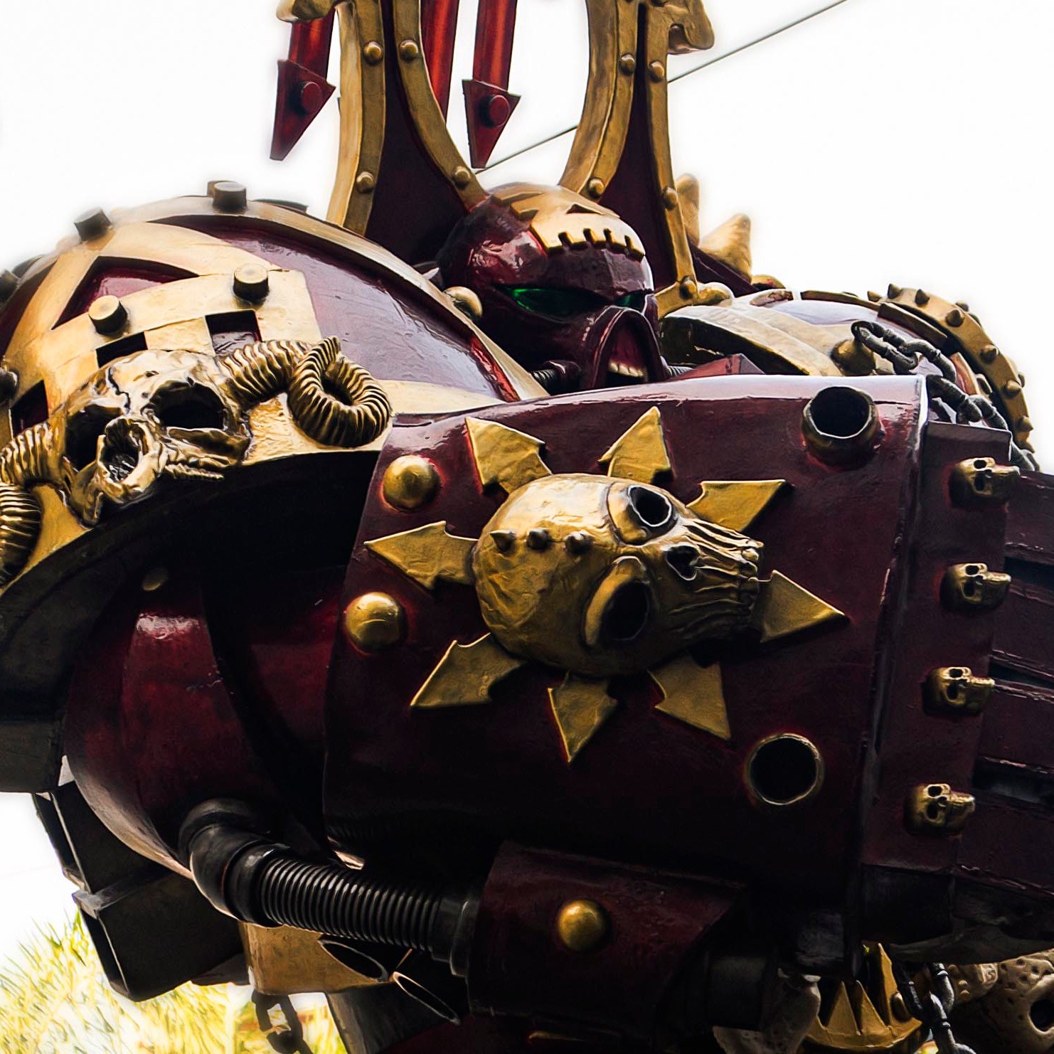 Giant, bulky armor with lots of spikes